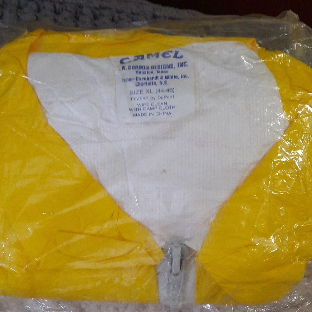 1992 RJ REYNOLDS CAMEL JOE TYVEX WINDBREAKER SEALED.